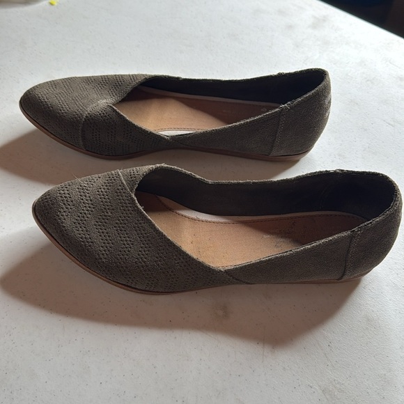 Toms Jutti Tarmac Olive Suede Chevron Embossed Size 8 - Picture 2 of 9